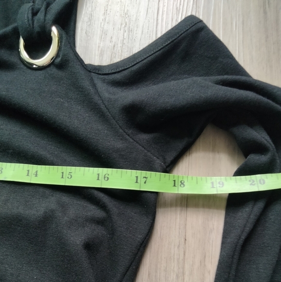 Sophisticated Noir Sleeveless Top with Silver Buckles Sz Small - Picture 7 of 8